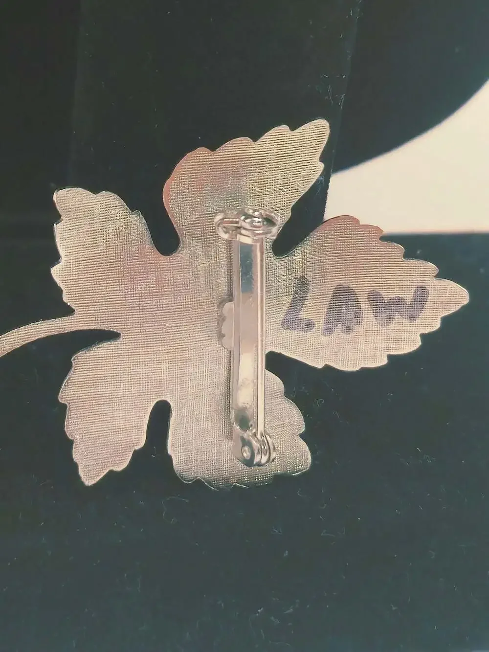 Vintage Silvertone Etched Maple Leaf Brooch Pin